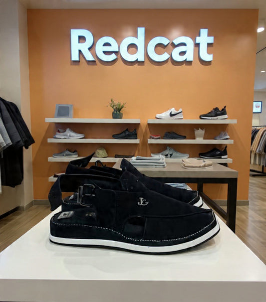 Black Falcon chappal