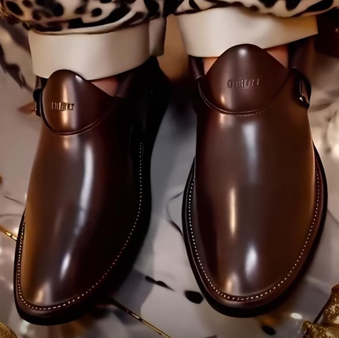 Dark brown jeans chappal