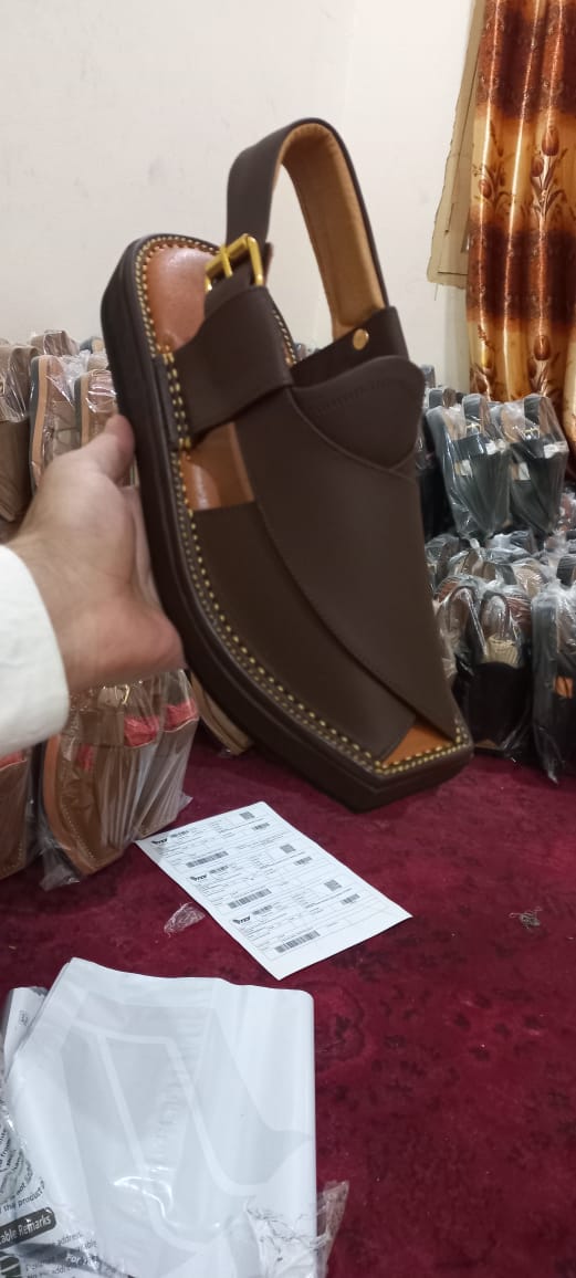 Kaptaan Dark Brown